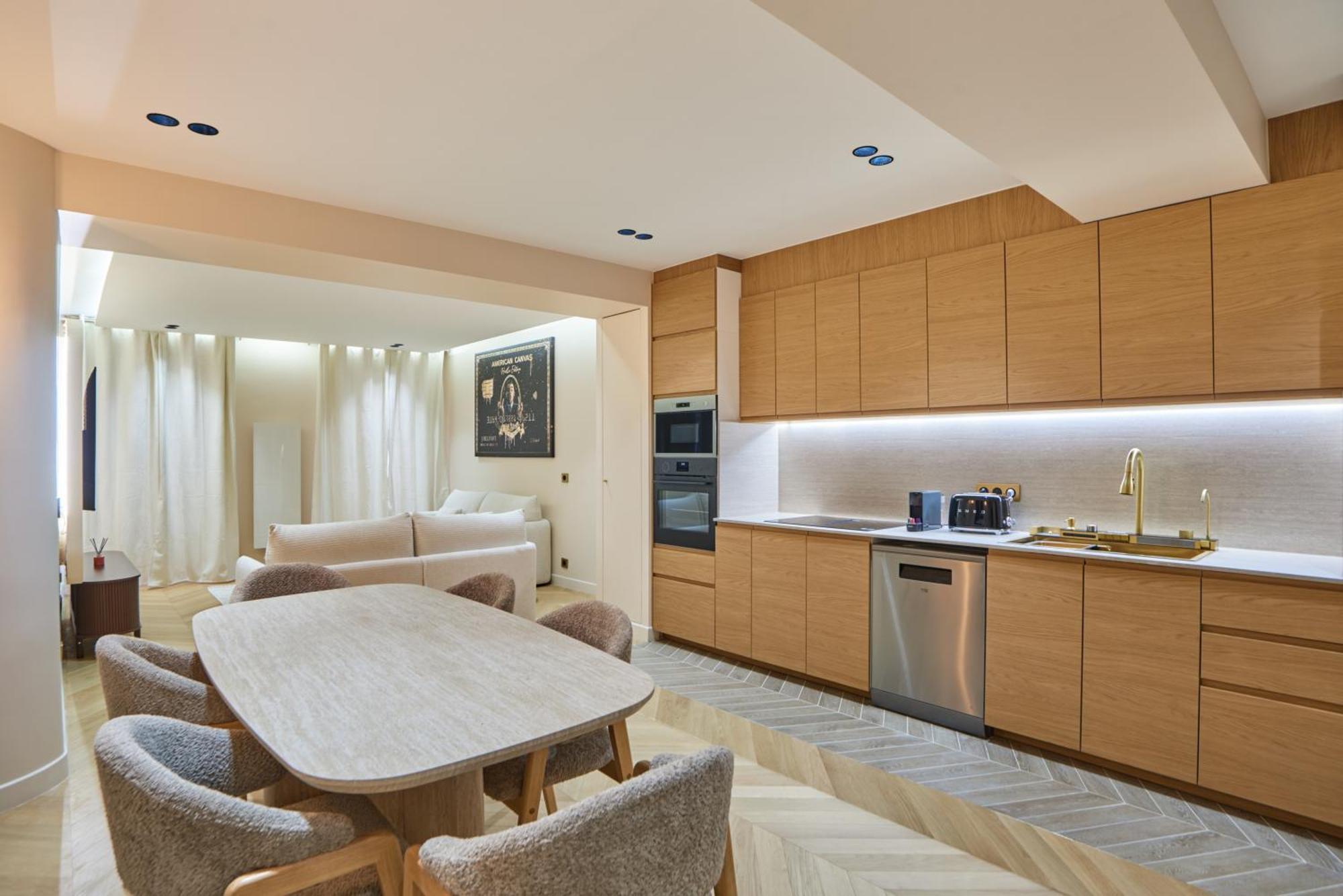 Rent A - Caire, Montorgueil *