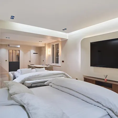 Rent A - Caire, Montorgueil Parigi